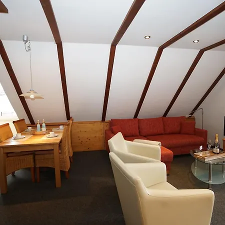 Strandloeper Apartment *